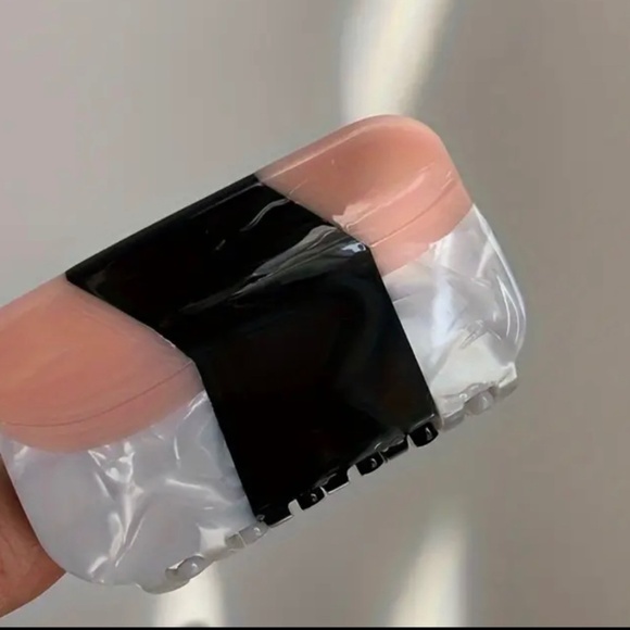 Spam Musubi Claw Clip - Picture 3 of 4